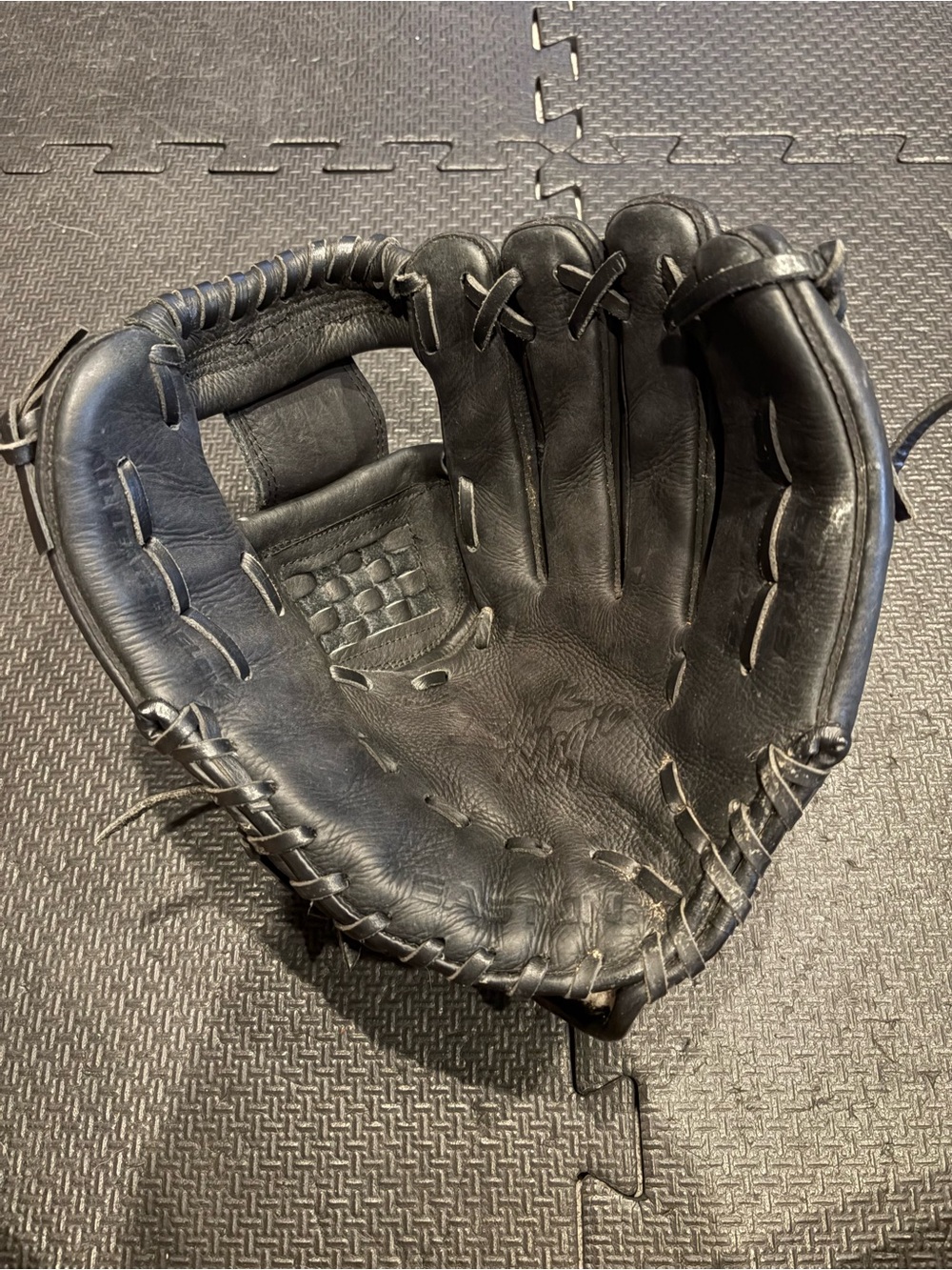 Easton 'Black Magic' Baseball glove BMX 125 B RHT Right